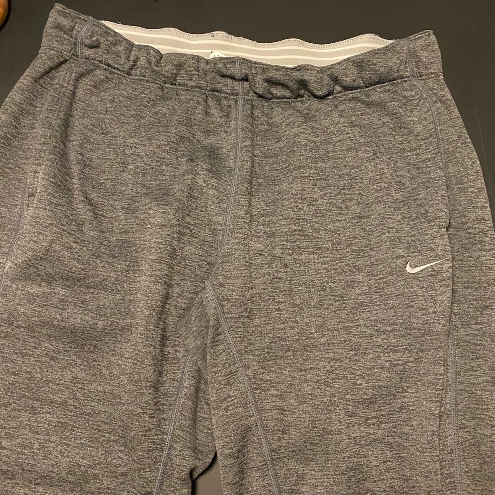 Nike therma fit gray sweatpants.
